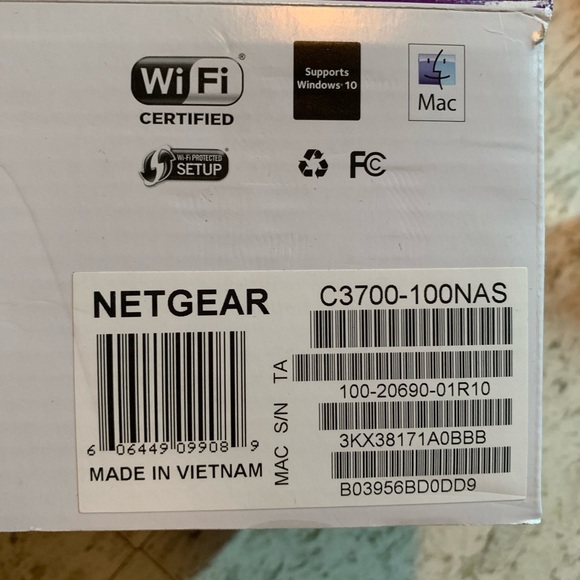 NetGear C3700-100NAS WiFi Cable Modem Router - Picture 3 of 4